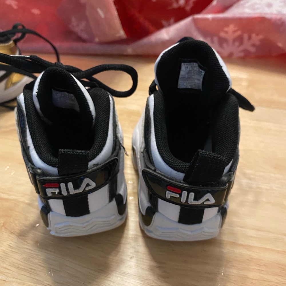 Fila toddler shoes size 7c wore then a hand full of times
